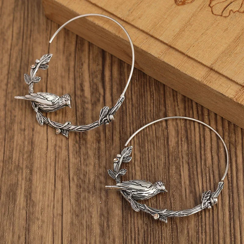 Punk Crow Animal Hoop Earrings for Men and Women Fashion Hip Hop Biker Metal Earrings Vintage Fashion Rock Jewelry